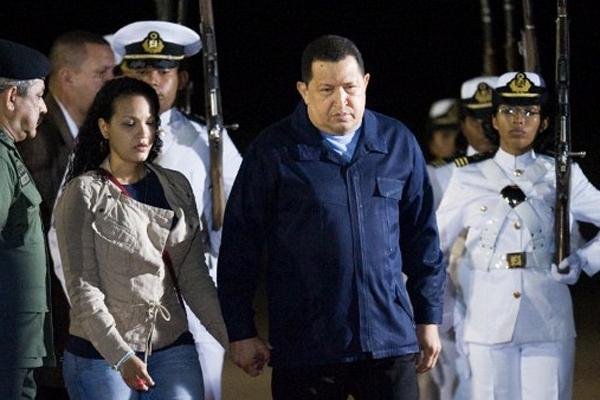 Ch&aacute;vez volta a Cuba para segunda fase de tratamento contra c&acirc;ncer