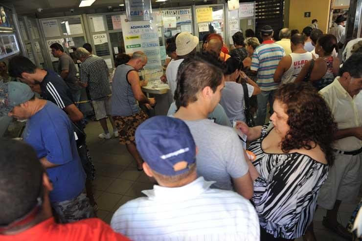 Lot&eacute;ricas de Porto Alegre recebem grande movimento para as apostas da Mega da Virada