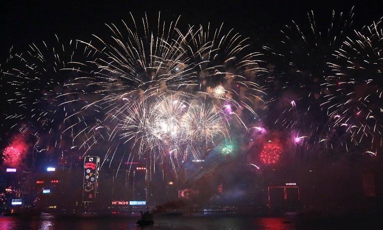 Foram oito minutos de fogos de artif&iacute;cio que iluminaram o c&eacute;u