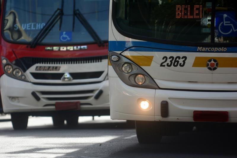 Motoristas das 441 lota&ccedil;&otilde;es em Porto Alegre precisam manter o ar ligado para n&atilde;o serem multados
