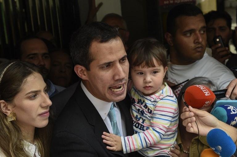 Segundo Guaid&oacute;, sua filha de 20 meses est&aacute; na resid&ecirc;ncia