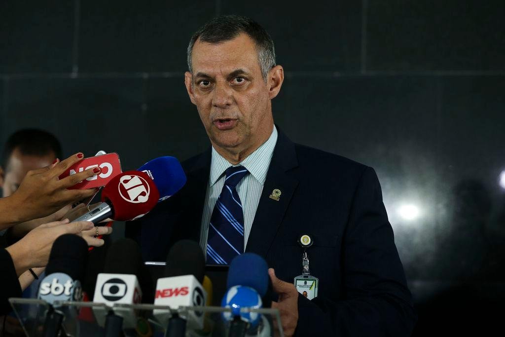 Informa&ccedil;&atilde;o foi dada pelo porta-voz da Presid&ecirc;ncia, R&ecirc;go Barros, no Hospital Albert Einstein