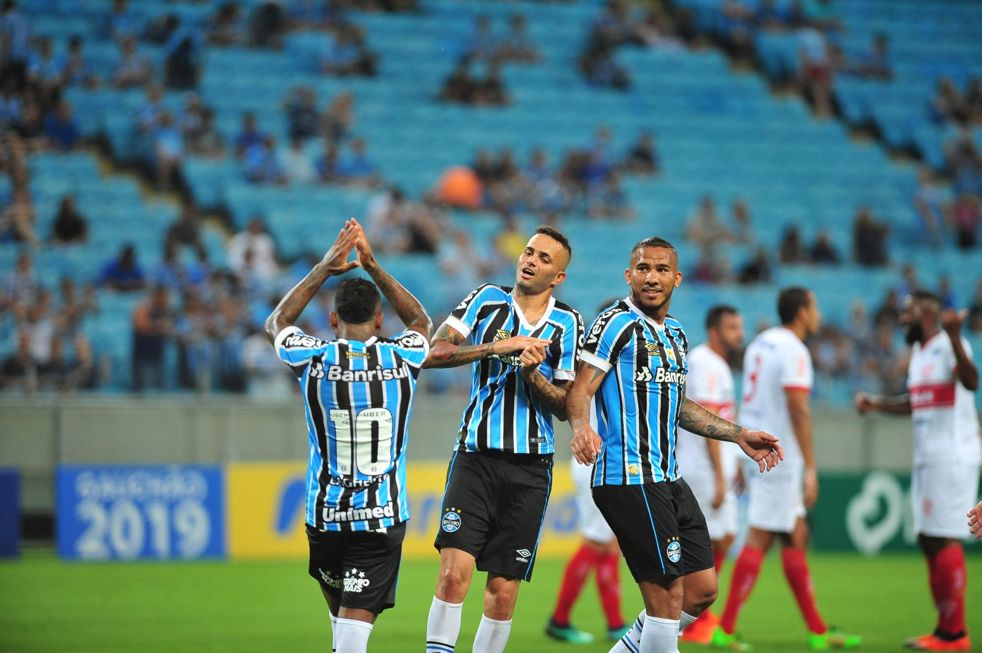 Gr&ecirc;mio goleou o S&atilde;o Luiz por 4 a 0 nesta quinta-feira