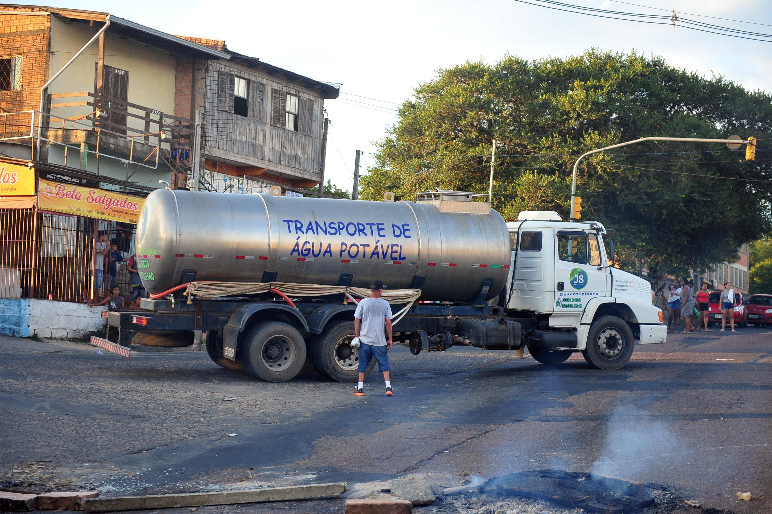 Prefeito destacou que problema s&oacute; pode ser resolvido com constru&ccedil;&atilde;o de  Esta&ccedil;&atilde;o de Tratamento de &Aacute;gua