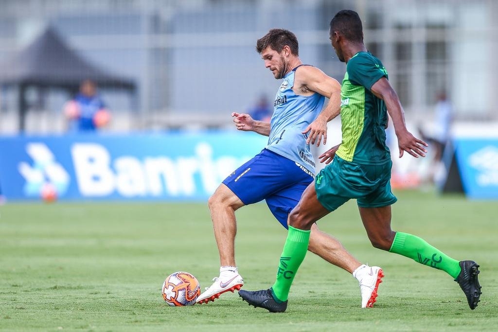 Kannemann ficar&aacute; no Gr&ecirc;mio, garante a dire&ccedil;&atilde;o
