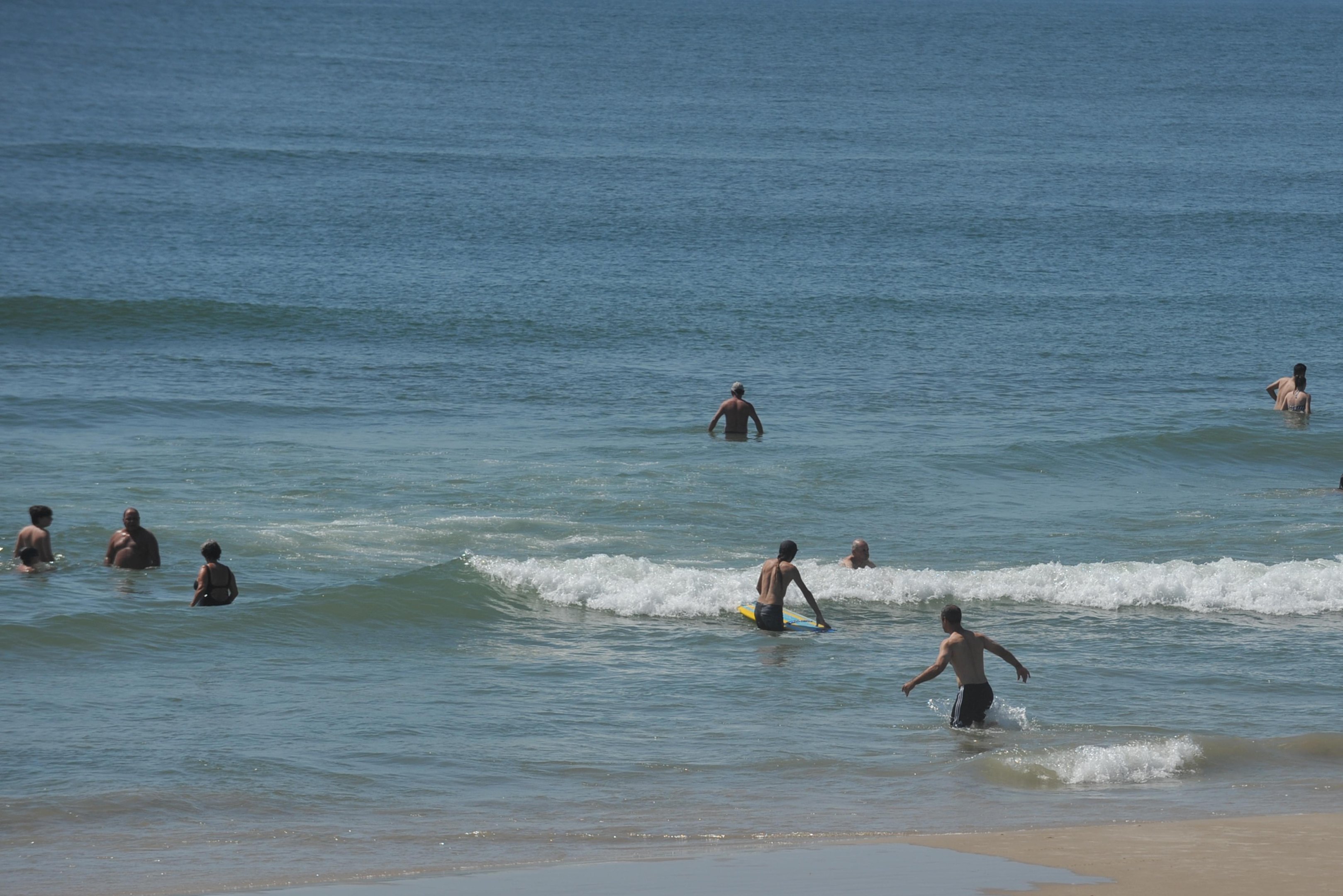 &Aacute;gua do mar estava completamente verde, limpa e quente em Imb&eacute;