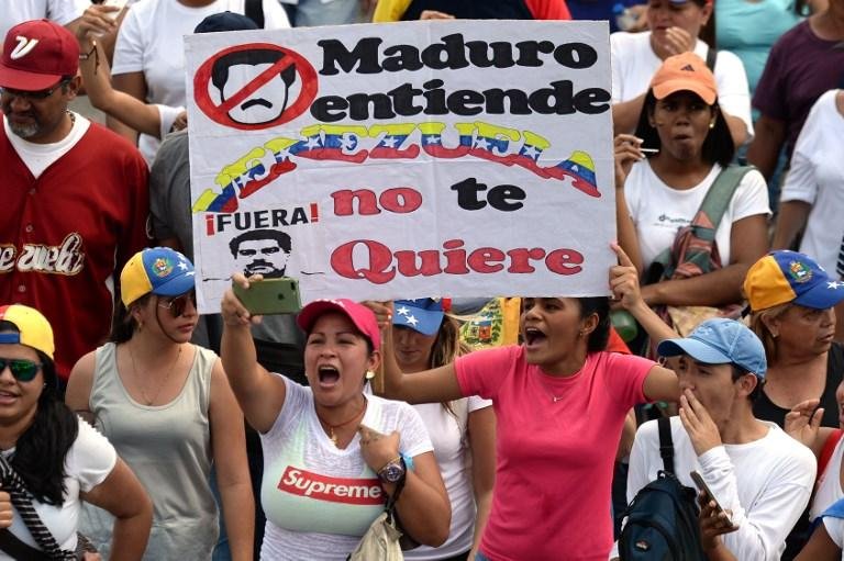 Manifestantes sa&iacute;ram &agrave;s ruas contra Maduro