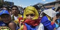 População contra Maduro protesta nas ruas de Caracas