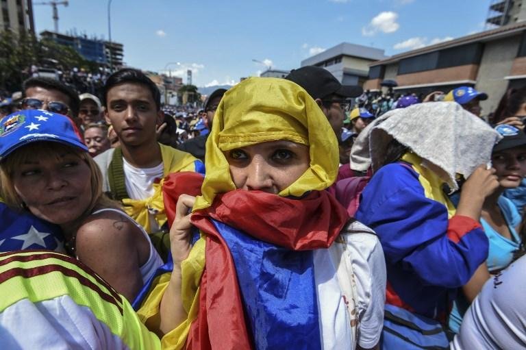 Popula&ccedil;&atilde;o contra Maduro protesta nas ruas de Caracas