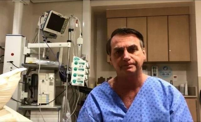 Ap&oacute;s reca&iacute;da, Bolsonaro passa bem na manh&atilde; deste domingo