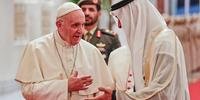 Península berço do islã recebe de forma inédita chefe da Igreja Católica