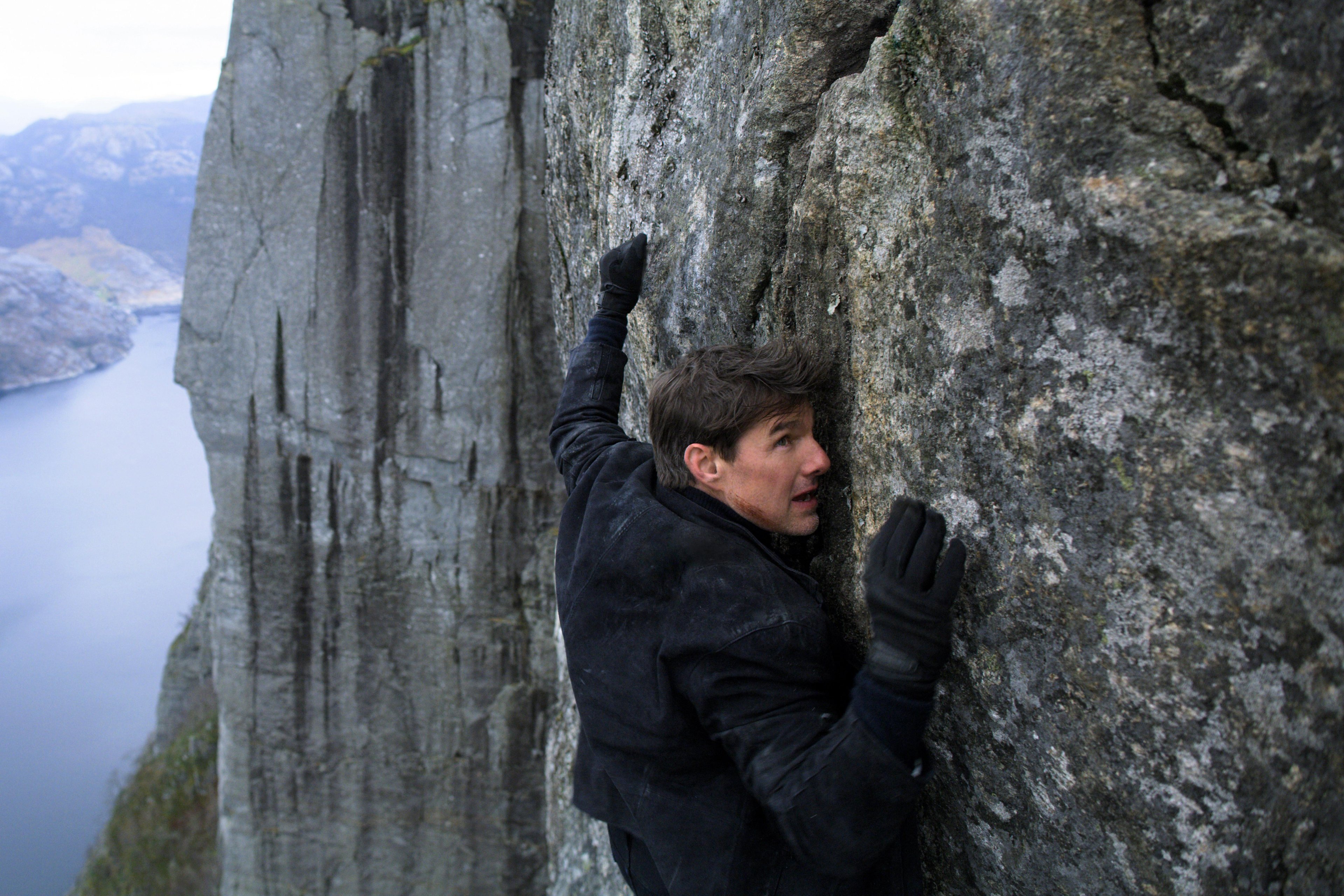 Tom Cruise retornar&aacute; ao papel de Ethan Hunt para produ&ccedil;&otilde;es filmadas em sequ&ecirc;ncia