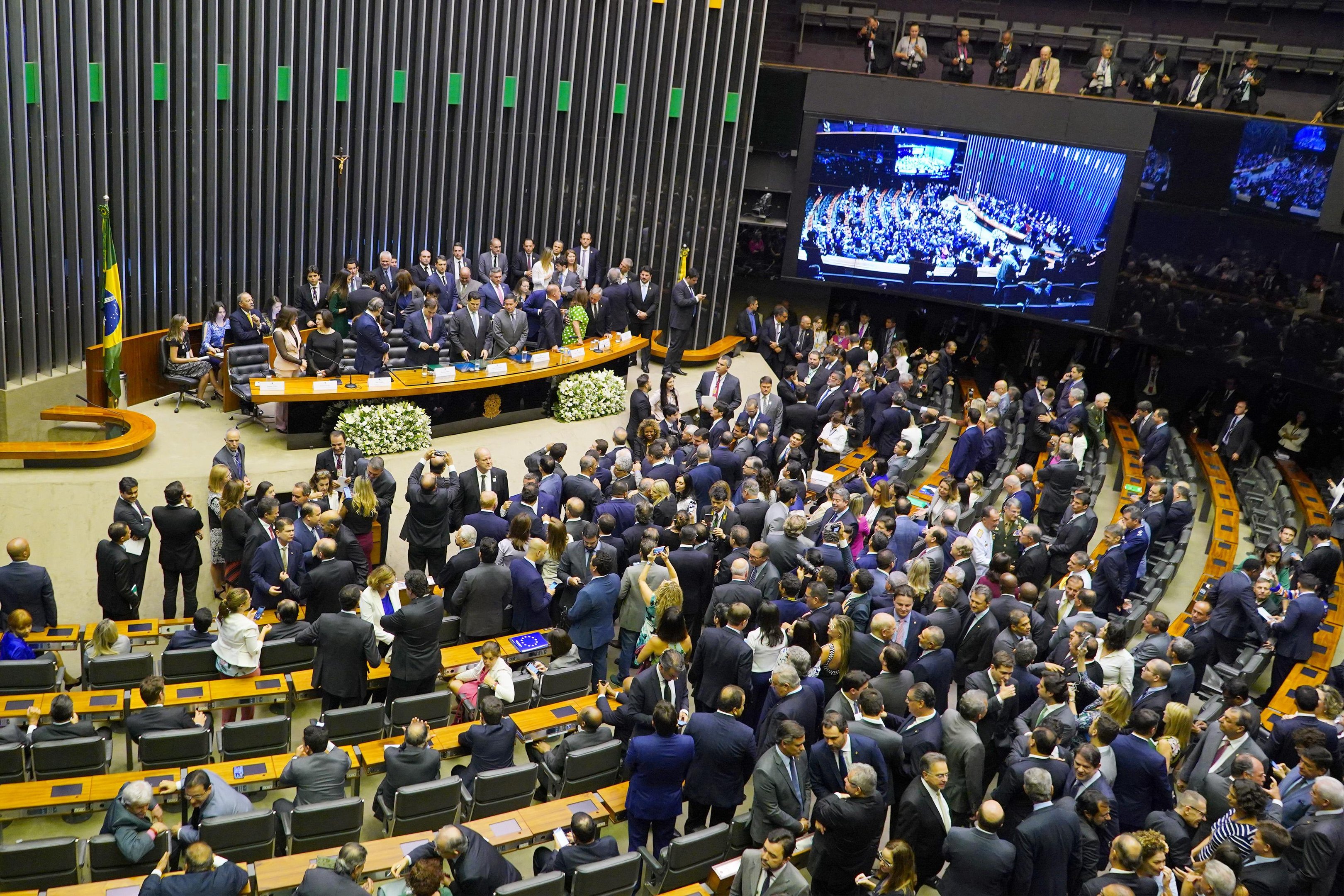 Reforma da Previd&ecirc;ncia domina discursos na abertura oficial do ano Legislativo