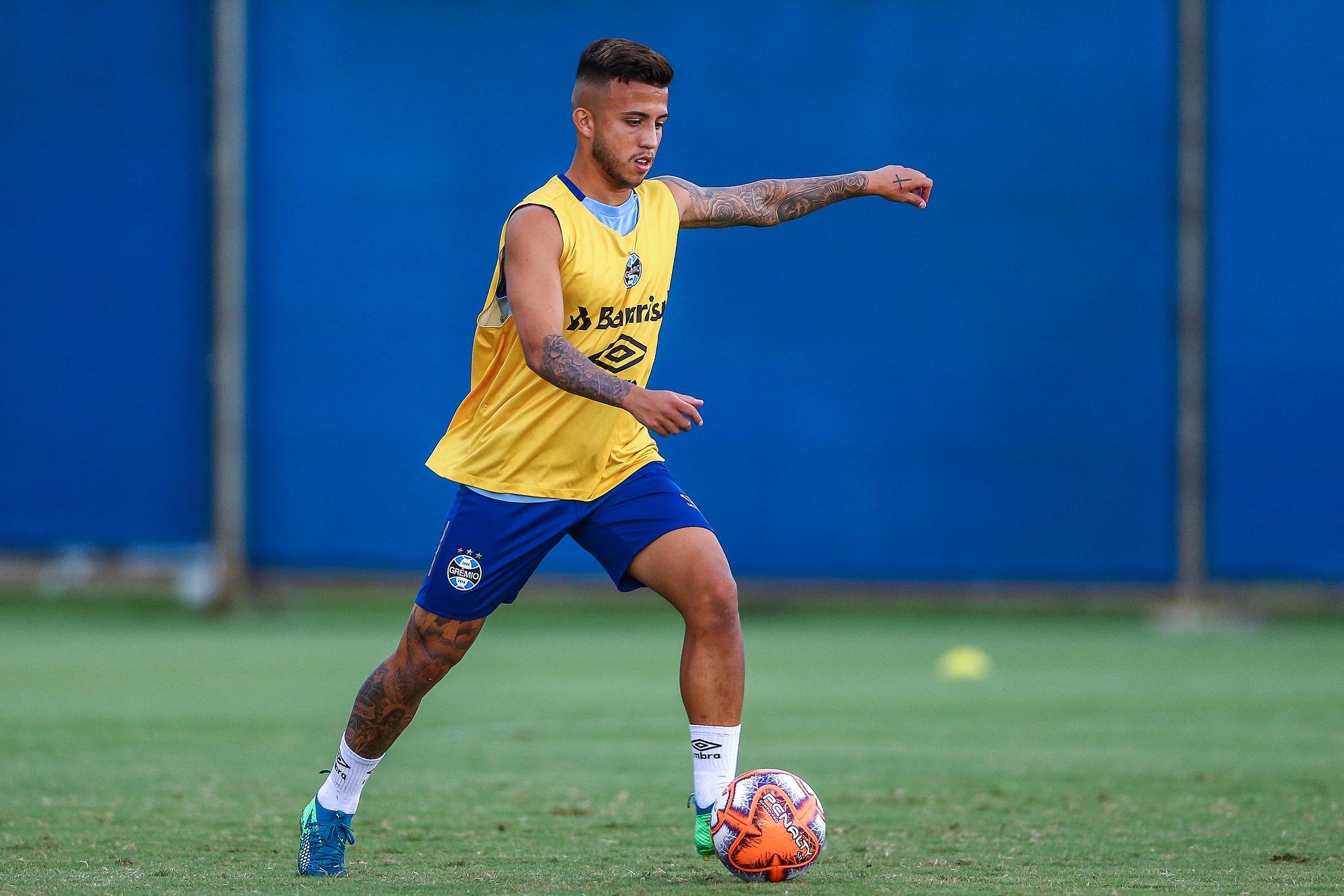 Matheus Henrique tem se destacado no meio-campo do Gr&ecirc;mio em 2019