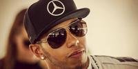 Hamilton prolonga contrato com Mercedes