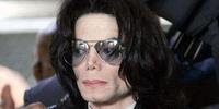 Advogados de médico alegarão que Michael Jackson se matou
