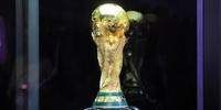 Taça da Copa do Mundo está em Porto Alegre para visitação