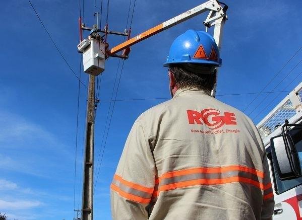 RGE e RGE Sul seguem trabalhando no conserto da rede