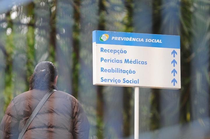 Greve dos m&eacute;dicos peritos do INSS deve durar mais uma semana