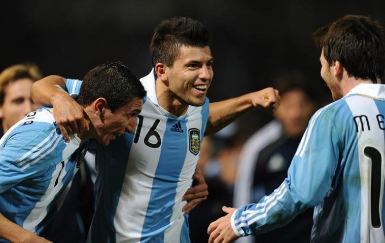 Messi e Aguero desencantam e conduzem goleada de 3 a 0 da Argentina