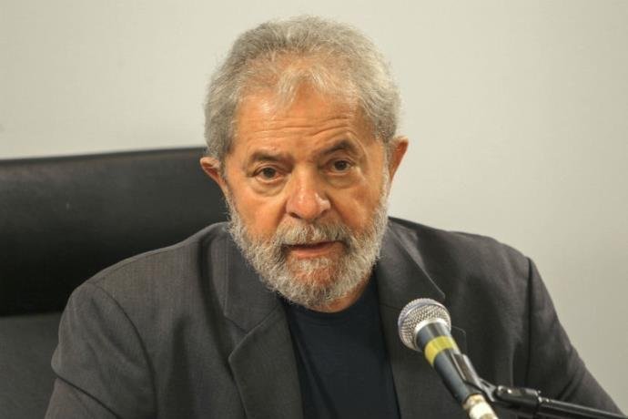 Lula foi denunciado por cinco crimes