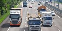 Sintravers projeta 60 caminhões-cegonha percorrendo a freeway em baixa velocidade
