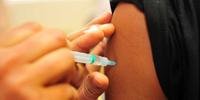 Moradores de Cachoeirinha são vacinados contra meningite