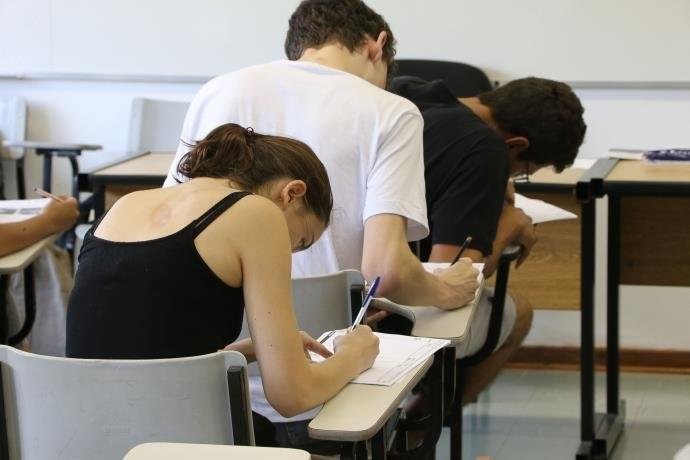 Estudantes t&ecirc;m at&eacute; hoje para se inscrever no Enem