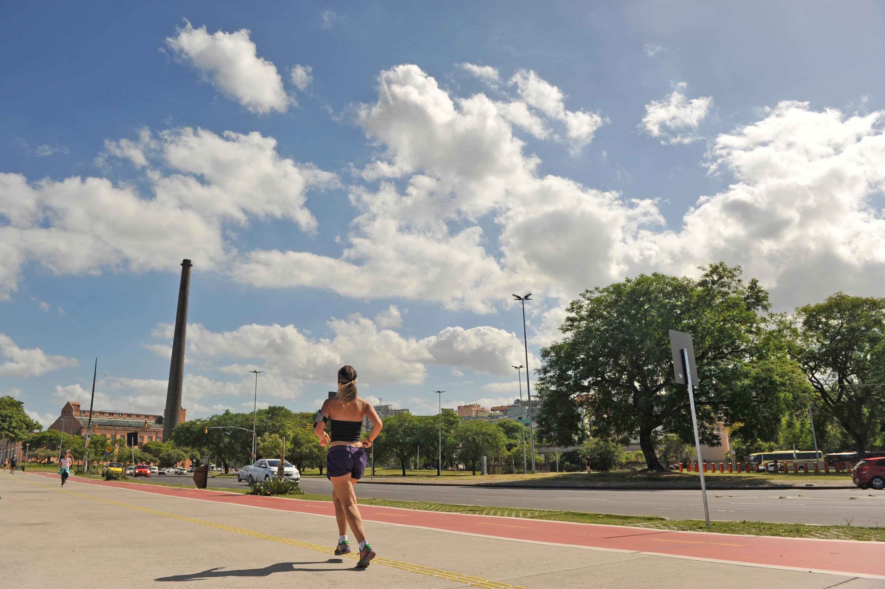 Porto Alegre ter&aacute; sol, nuvens e h&aacute; a possibilidade de chuvas isoladas