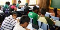 Ensino básico tem 73,5% dos alunos em escolas públicas, diz IBGE 