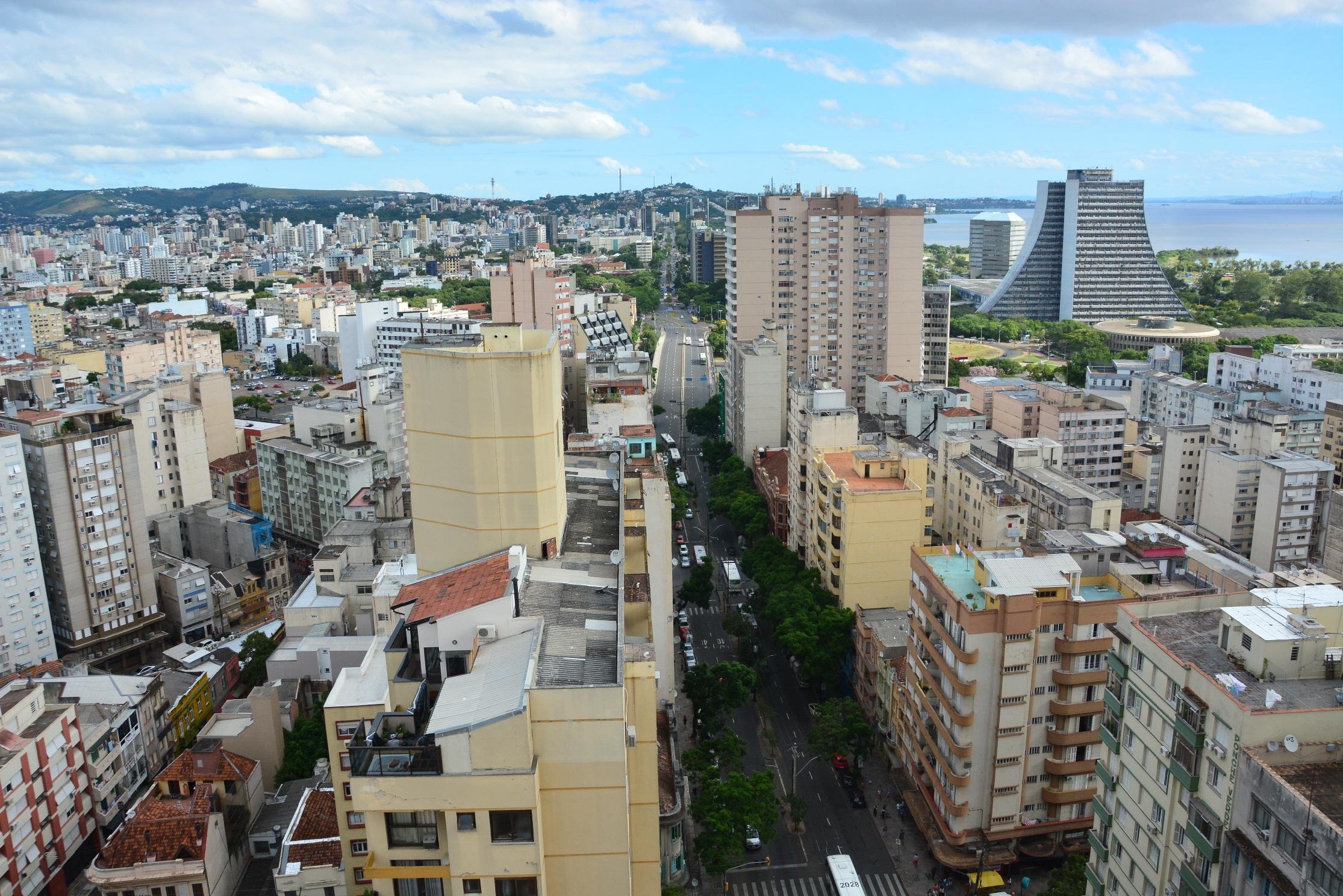 Ap&oacute;s amanhecer ameno, Porto Alegre ter&aacute; m&aacute;xima de 30&deg;C