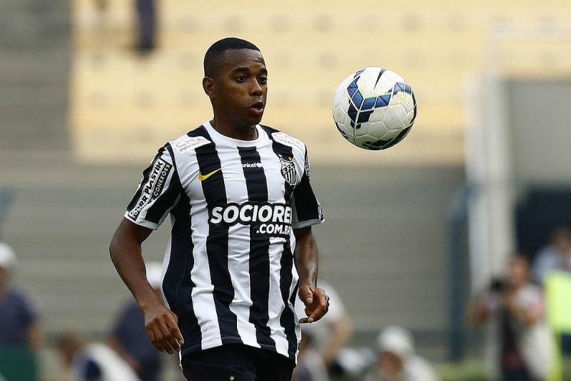 Robinho nega envolvimento em suposto estupro