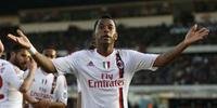 Robinho marca, mas Milan só empata com o Catania