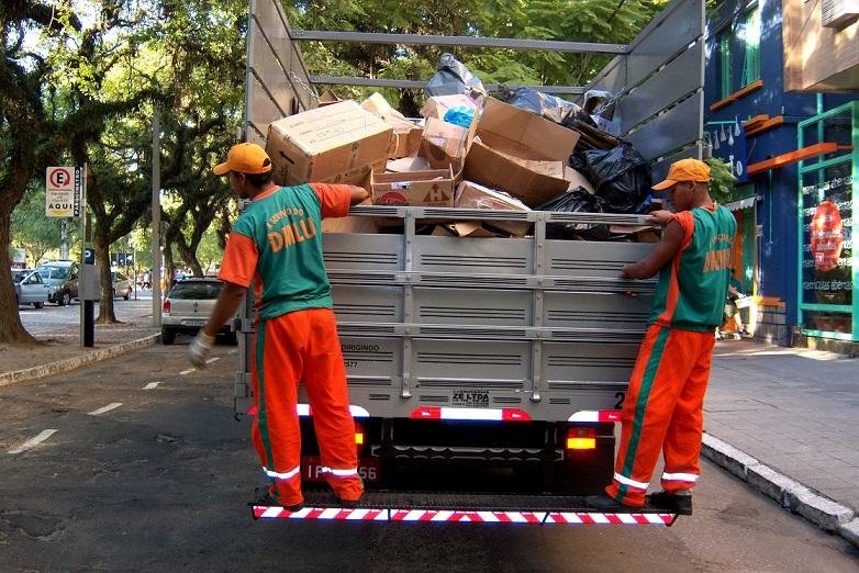 Servidores nos cargos de gari e oper&aacute;rio de limpeza podem aderir