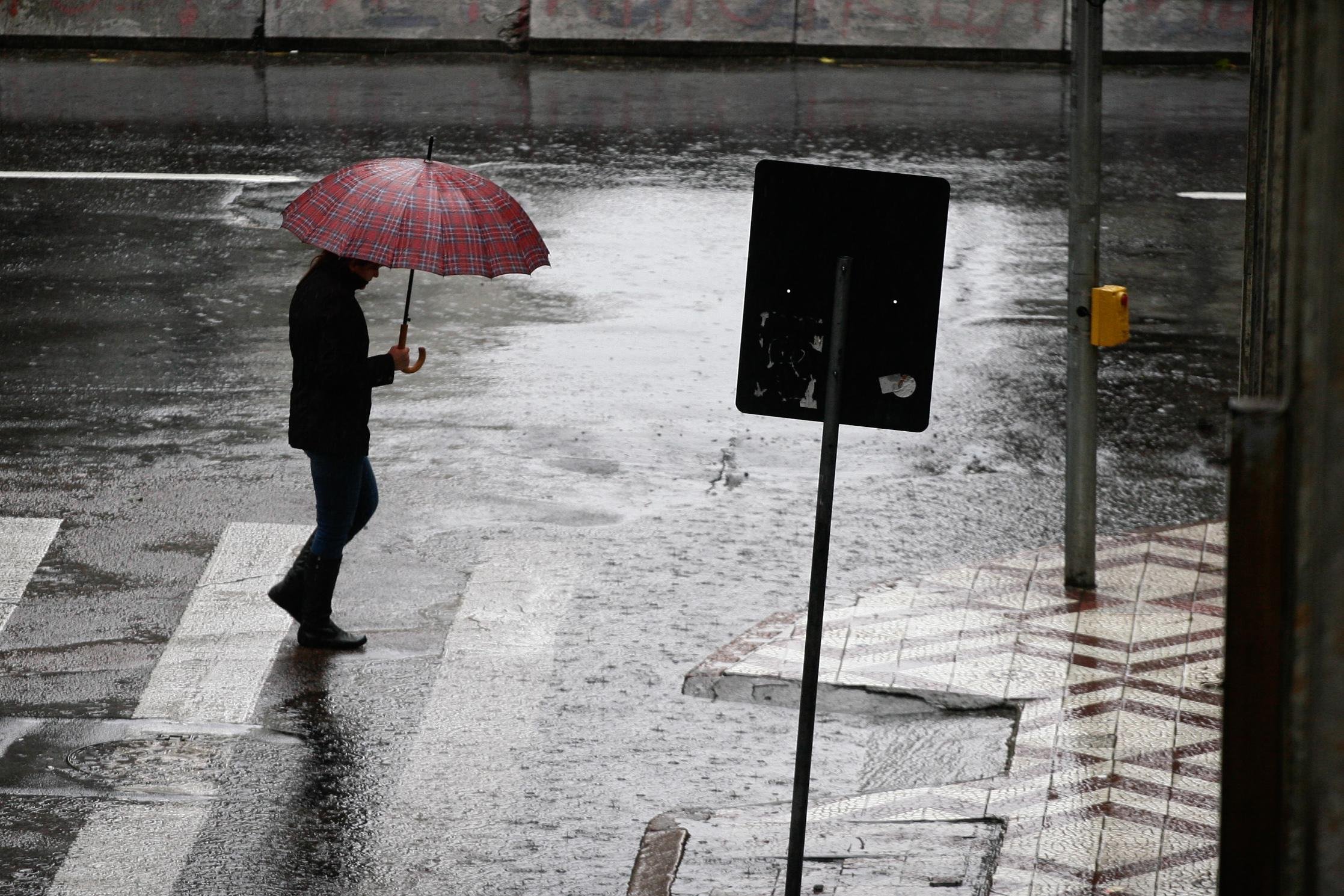 Rio Grande do Sul deve ter chuva forte e temporais isolados
