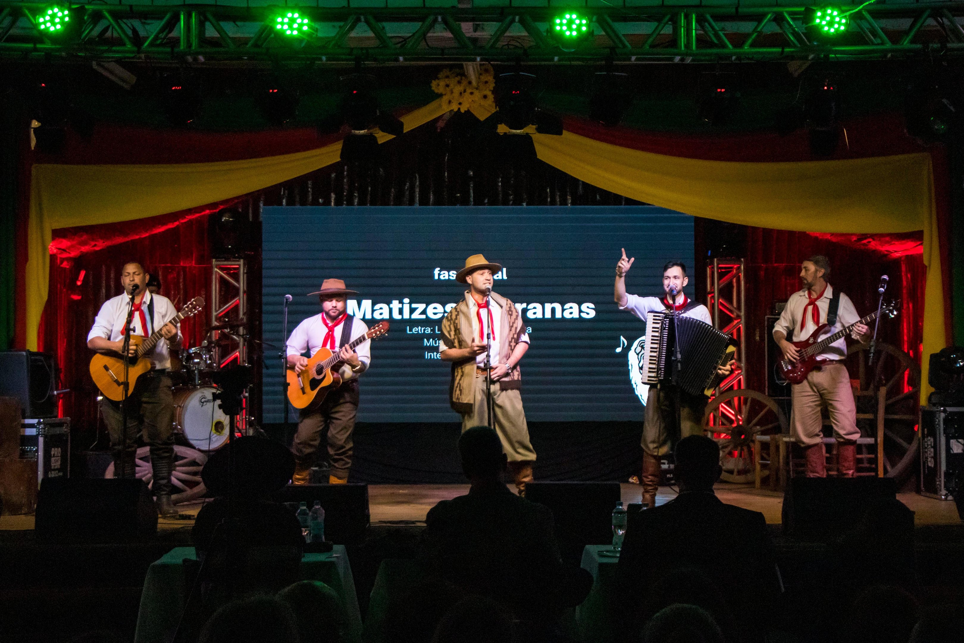 Festival conta com shows e bailes na programa&ccedil;&atilde;o aberta ao p&uacute;blico