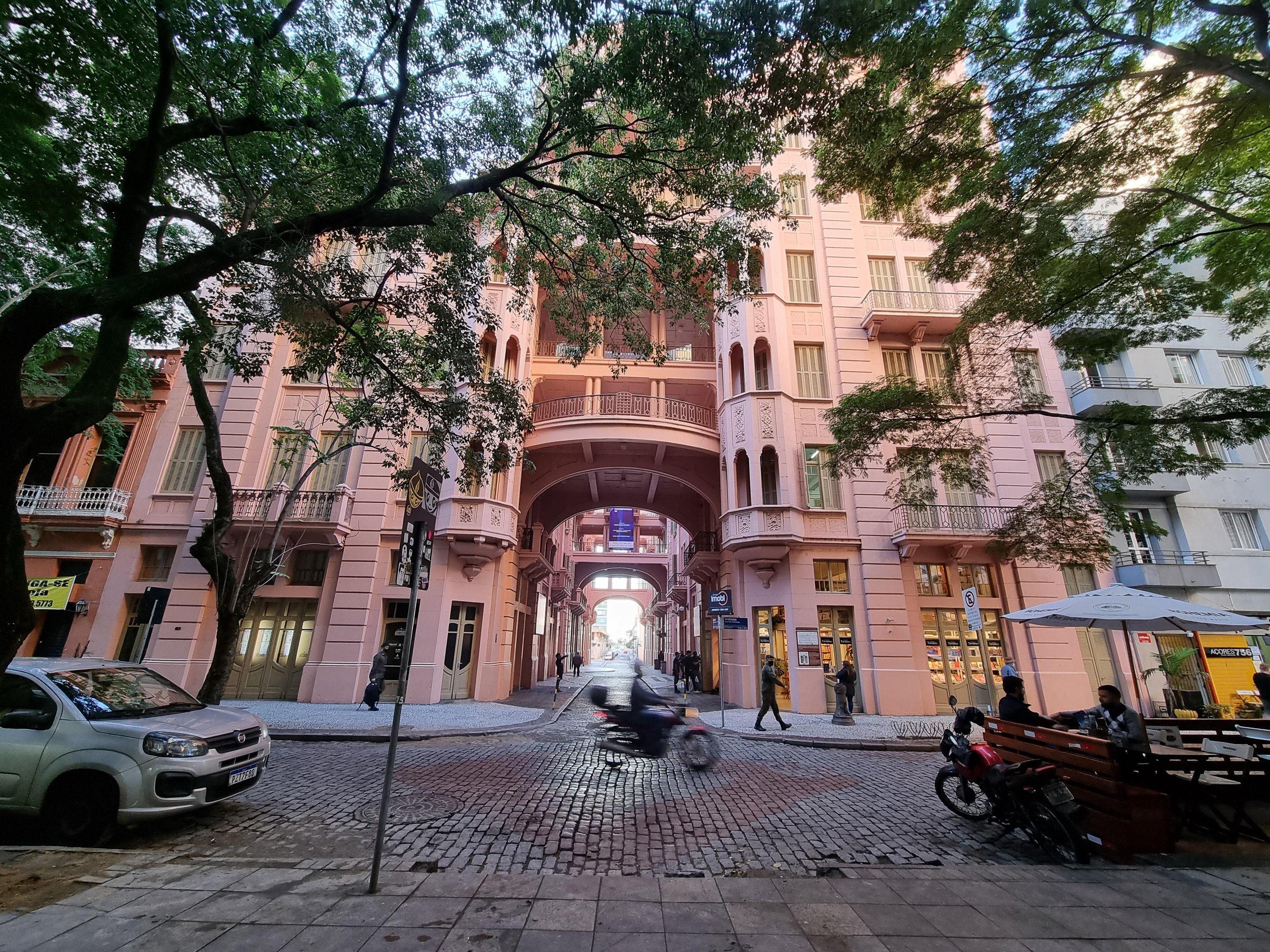 Casa de Cultura Mario Quintana, localizada na Rua dos Andradas, em Porto Alegre, completa 33 anos
