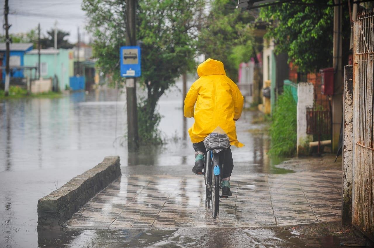 Em Porto Alegre, o dia ser&aacute; de sol e chuva, com m&iacute;nima de 16&ordm;C e m&aacute;xima de 20&ordm;C