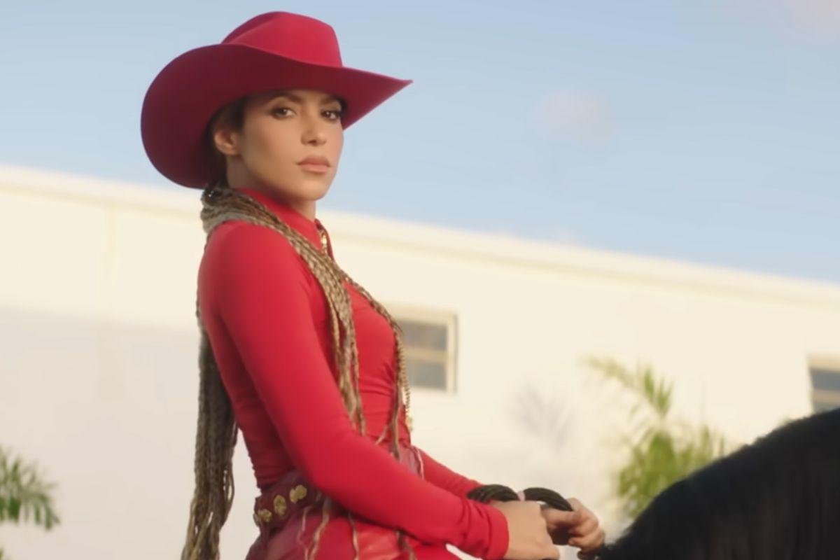 Shakira em cena do clipe 'El Jefe'