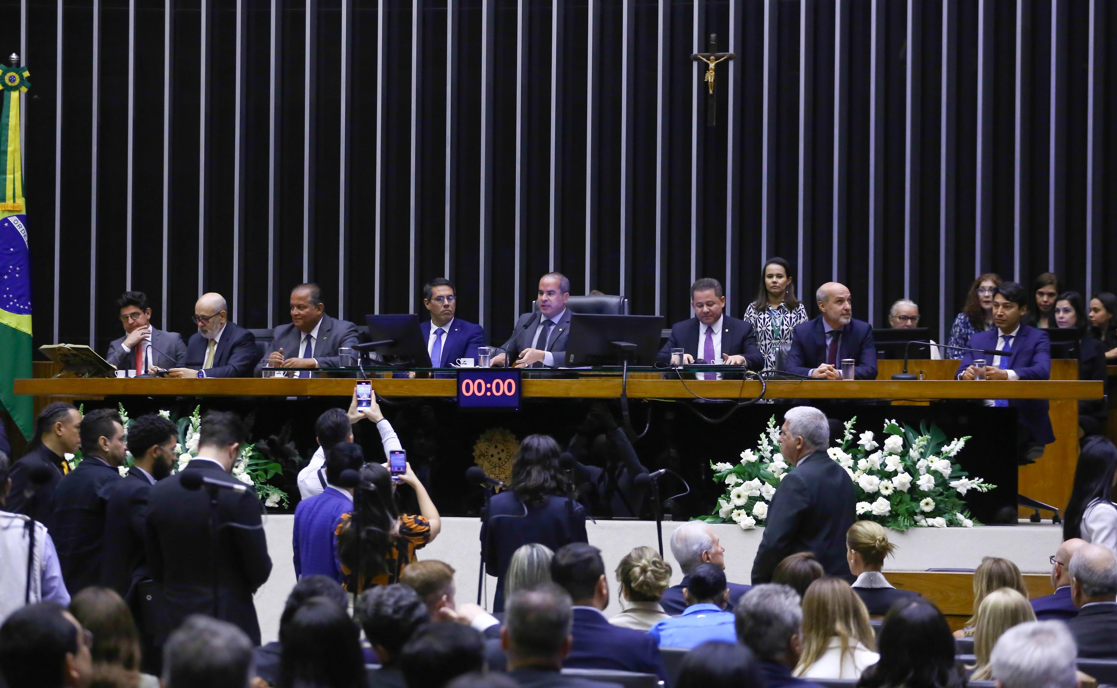Sess&atilde;o solene de homenagem aos 70 anos da Record TV foi realizada nesta ter&ccedil;a no Plen&aacute;rio da C&acirc;mara dos Deputados