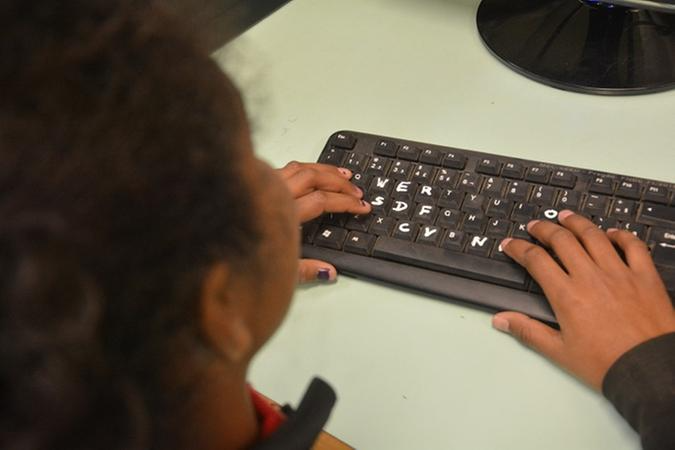 94% das escolas t&ecirc;m internet, no entanto, somente 58% t&ecirc;m equipamentos
