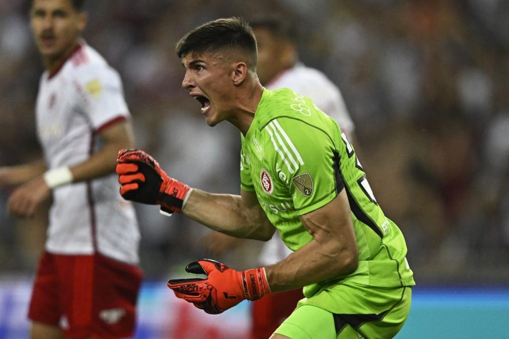 Rochet n&atilde;o conseguiu manter as redes invictas