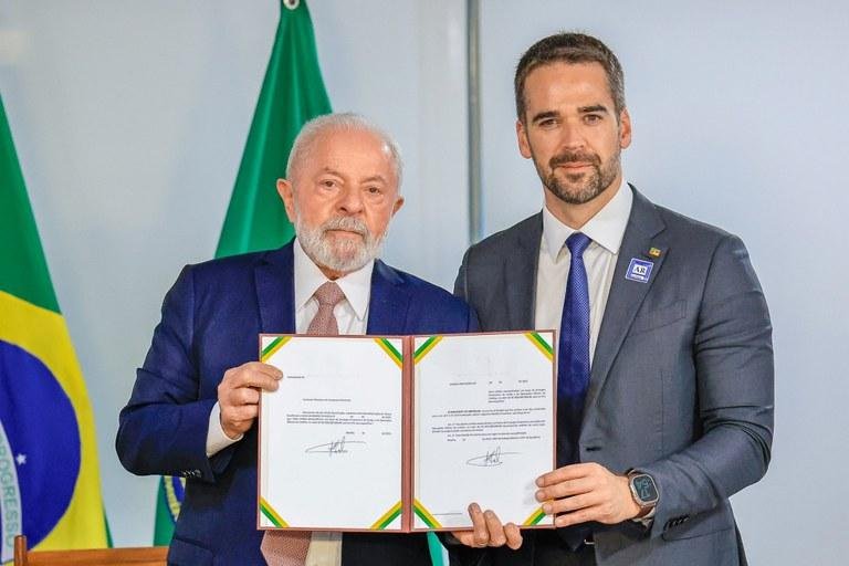 Ato foi assinado por Lula na quarta-feira, quando recebeu o governador Eduardo Leite