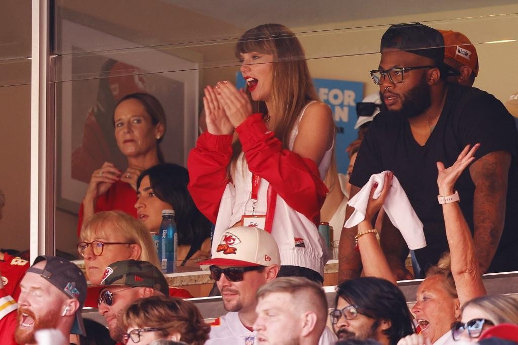 Taylor Swift durante o jogo do dia 24 de setembro em Kansas City