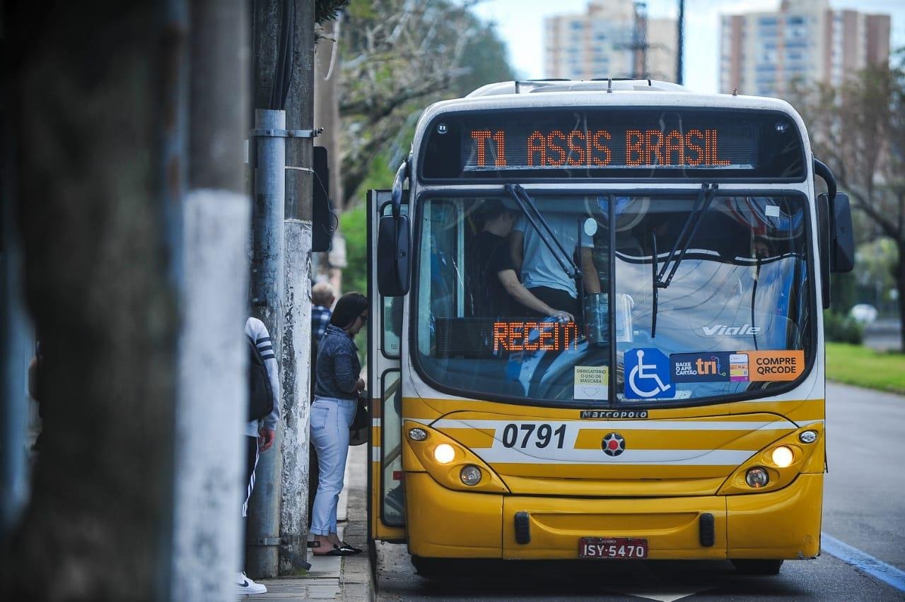 &Ocirc;nibus tiveram redu&ccedil;&atilde;o de linhas e carros