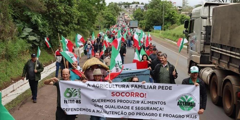 Em Frederico Westphalen, RS-158 foi interditada em protesto na semana passada
