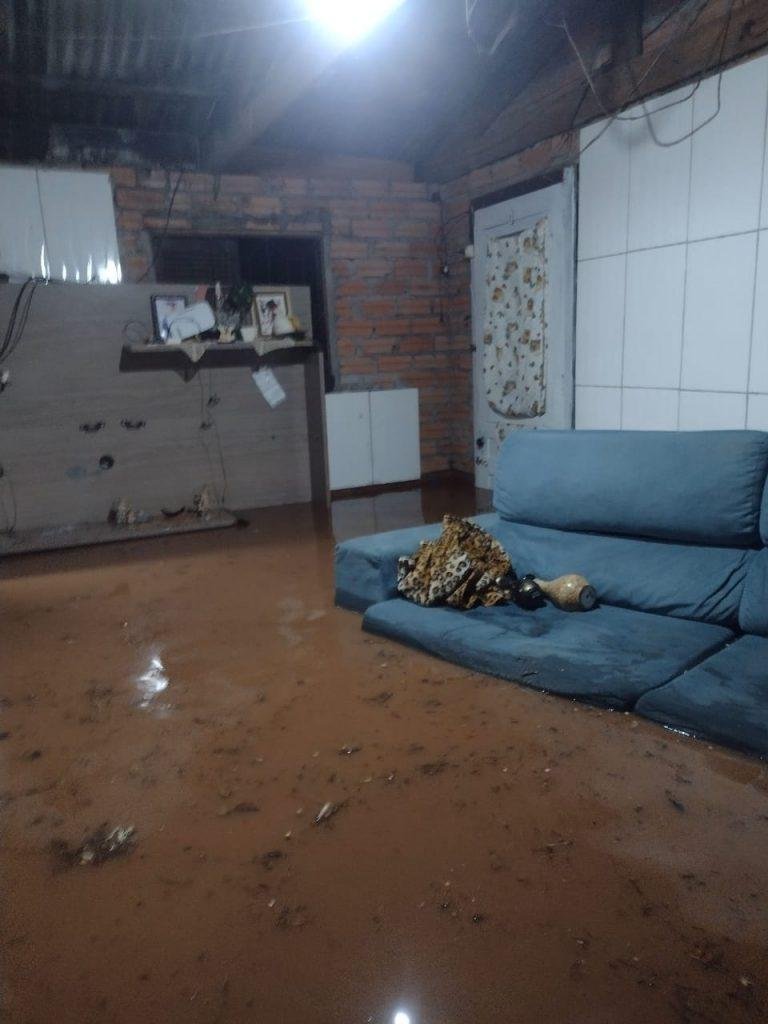 Ainda que casas tenham sido alagadas, a Defesa Civil reportou que o n&iacute;vel da &aacute;gua baixou rapidamente