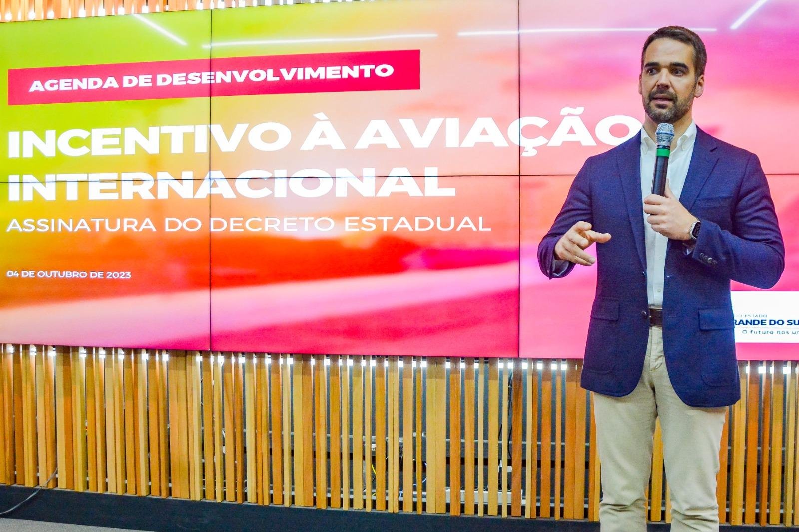 Leite afirmou que projeto busca incentivar avia&ccedil;&atilde;o internacional