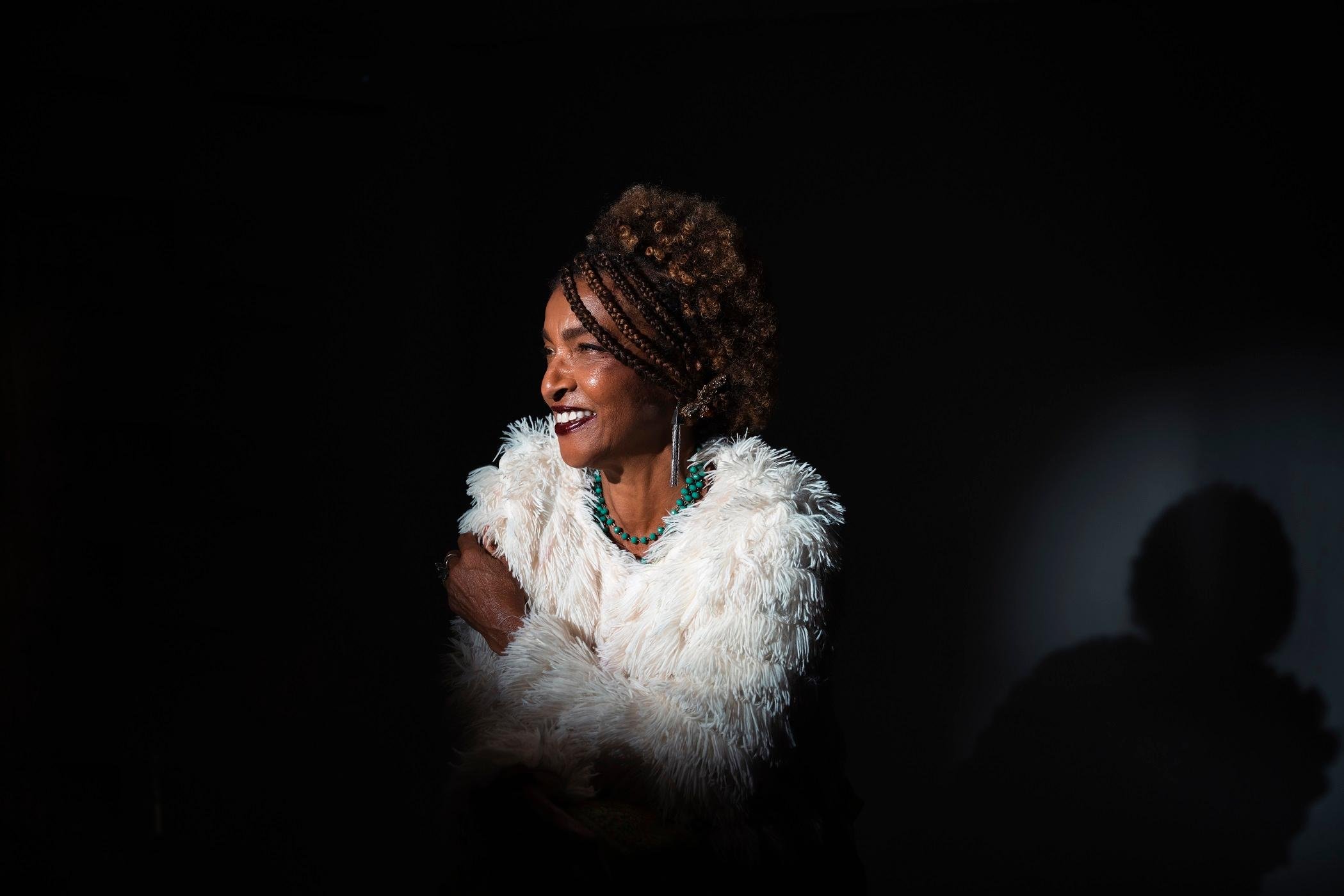 Poeta, atriz e cantora Elisa Lucinda &eacute; atra&ccedil;&atilde;o da Feira no s&aacute;bado, dia 7