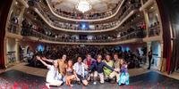 Júlio Conte e elenco celebram os 40 anos da peça no palco do Theatro São Pedro